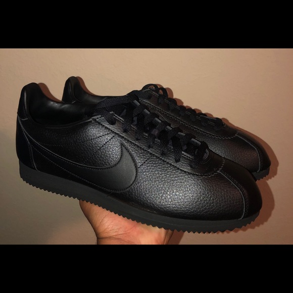 nike classic cortez leather triple black